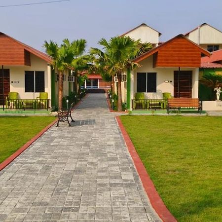 New Mouchak Hotel & Resorts Tajpur Exterior foto